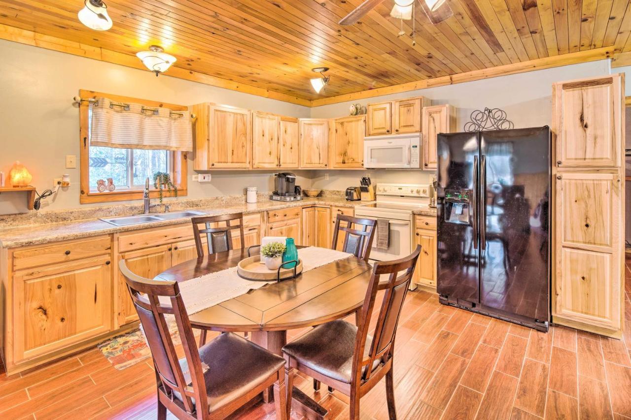 Penrose Home With Covered Deck And Fire Pit! Extérieur photo