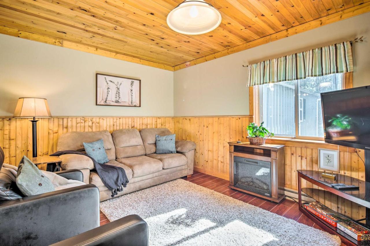 Penrose Home With Covered Deck And Fire Pit! Extérieur photo