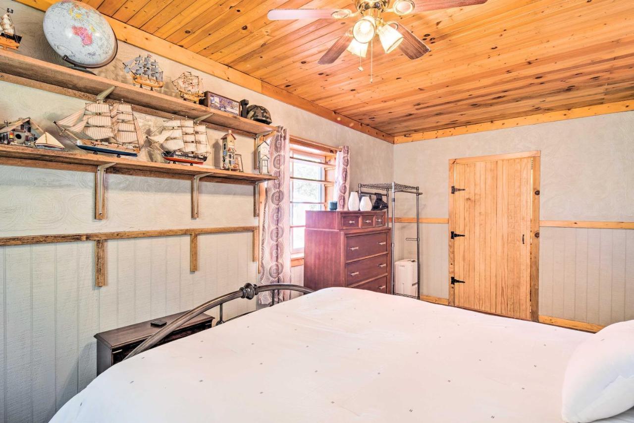 Penrose Home With Covered Deck And Fire Pit! Extérieur photo