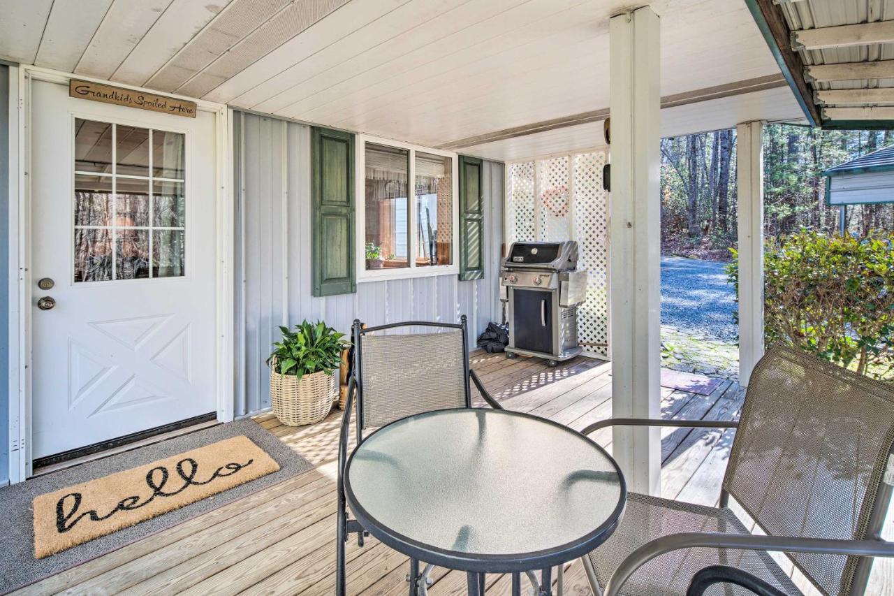 Penrose Home With Covered Deck And Fire Pit! Extérieur photo