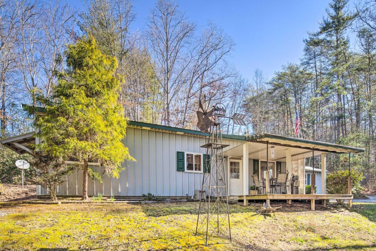 Penrose Home With Covered Deck And Fire Pit! Extérieur photo