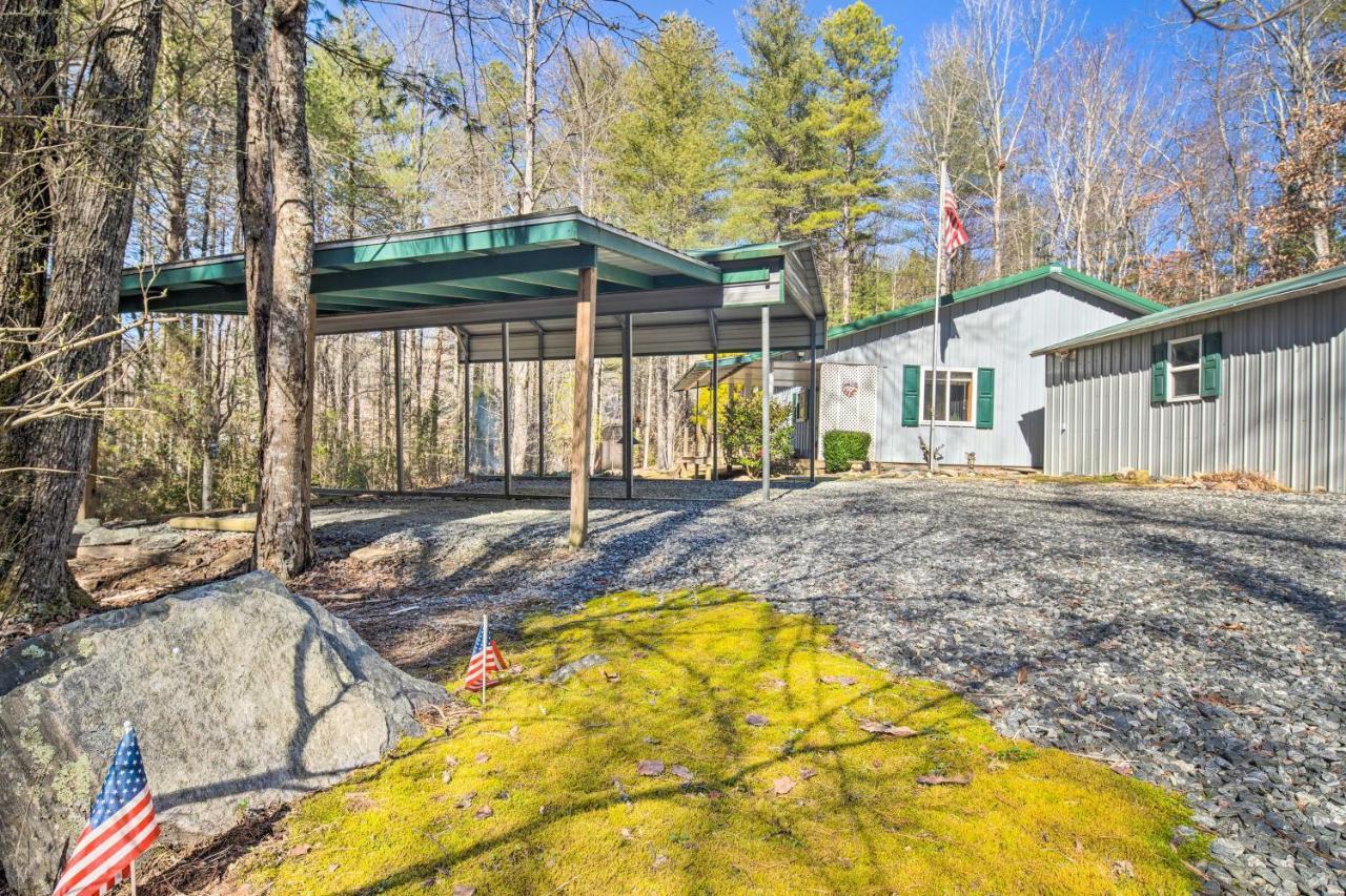 Penrose Home With Covered Deck And Fire Pit! Extérieur photo